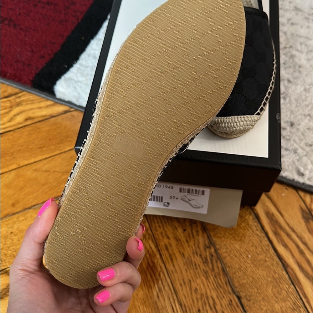 Brand new Gucci espadrilles in black - Picture 3 of 6